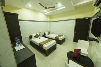 Flagship 9352 Hotel Src Grand