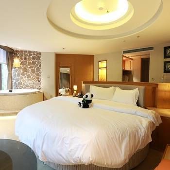 Qiliping Peninsula Hotel