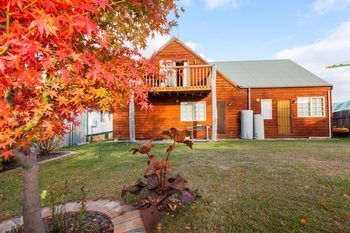 Aarlaur 1- Loft Style Townhouse in Jindabyne