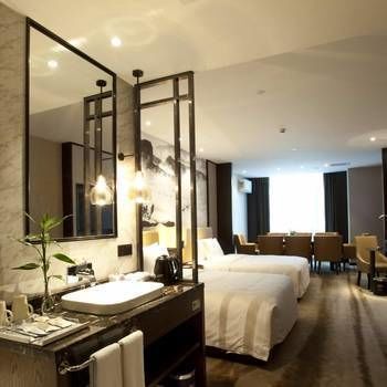 The Mingyi Hotel