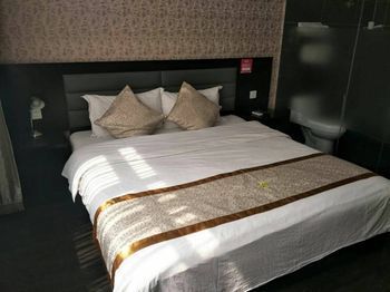 Beijing Jinghang Home Express Hotel