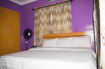 Crestview Hotel & Suites