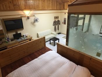 Gallery Motel