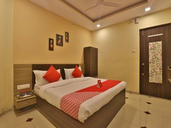 OYO 11867 Hotel Nilkanth Inn