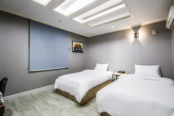Rapport Hotel
