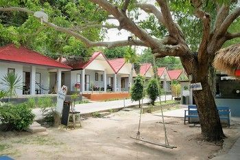 Minnie Seaview Resort