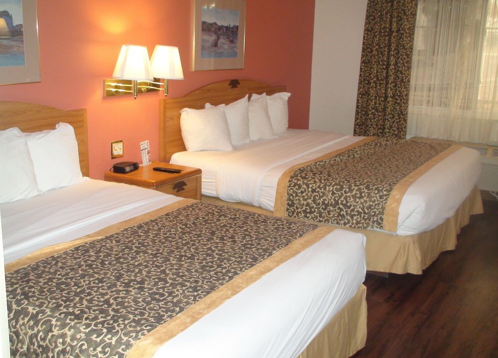 Days Inn & Suites by Wyndham Airport Albuquerque