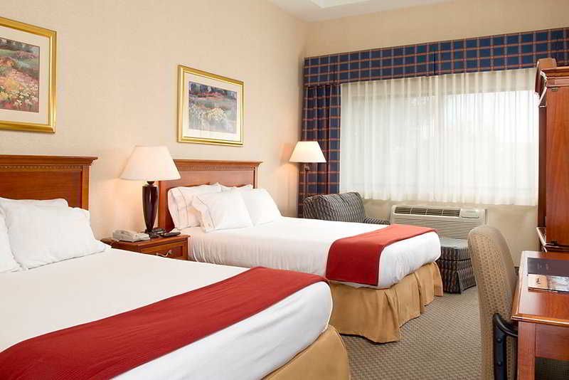 Holiday Inn Express Hauppauge-Long Island, an IHG Hotel