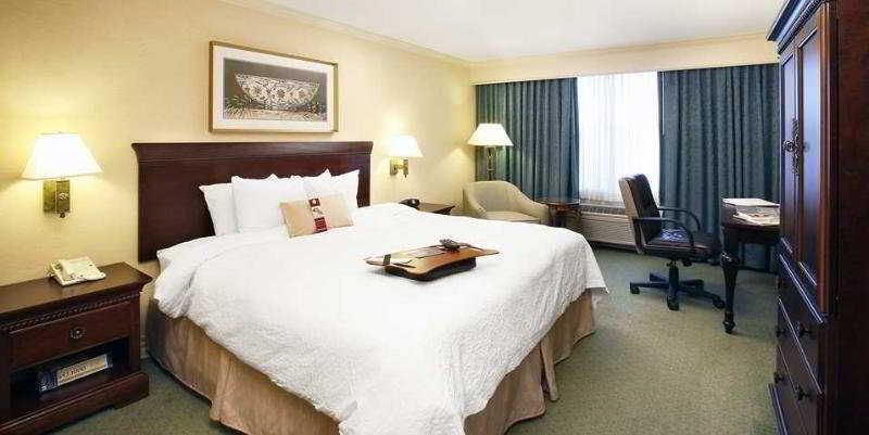 Hampton Inn Buffalo-Williamsville
