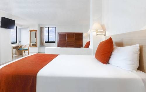 Hotel & Suites Real del Lago