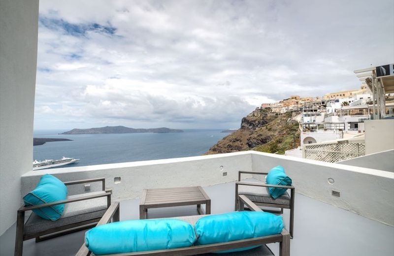 Caldera Edge Suites