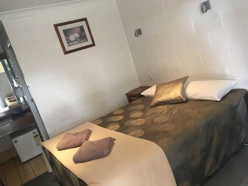 Byer Fountain Motor Inn