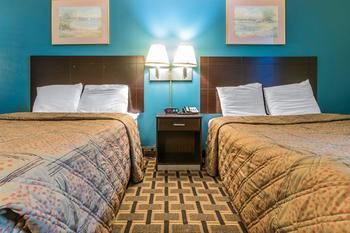 Econo Lodge Inn & Suites I-65
