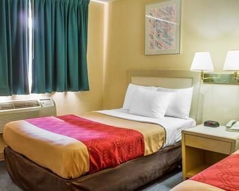 Econo Lodge Drums