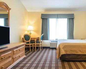 Econo Lodge Inn & Suites Eau Claire