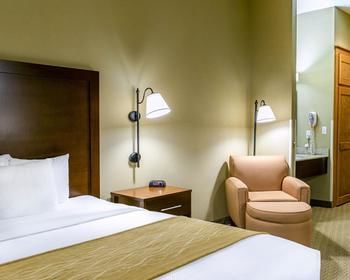 Comfort Inn Warrensburg Station