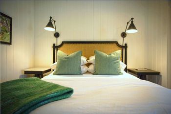 Hill Farm Inn