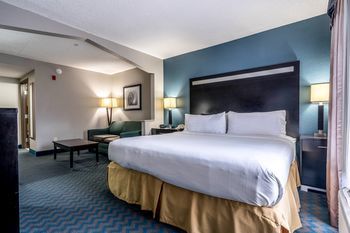 Holiday Inn Express & Suites Roanoke Rapids, an IHG Hotel