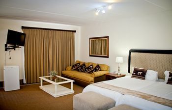 Zebra Country Lodge