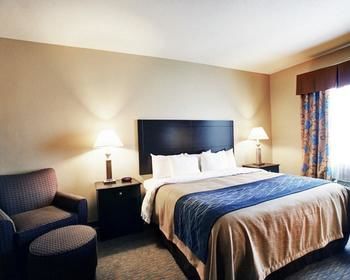 Comfort Inn & Suites Selma near Randolph AFB