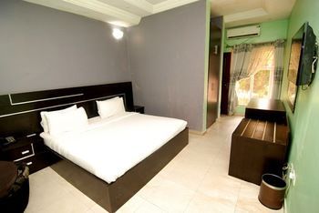 Pine Crest Exclusive Hotel & suite