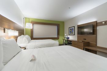 Holiday Inn Express & Suites - San Marcos South, an IHG Hotel