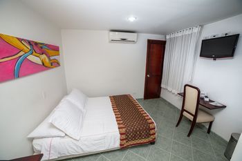 Hotel Conquest 33