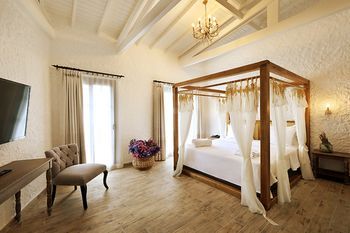 Alachi Hotel