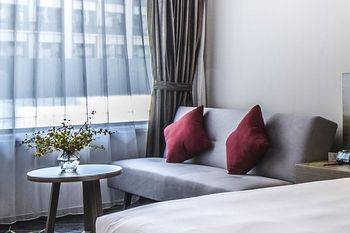 Q-Box Hotel Shanghai Sanjiagang -Offer Pudong International Airport and Disney shuttle