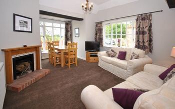 Honeysuckle Lodge, Ham