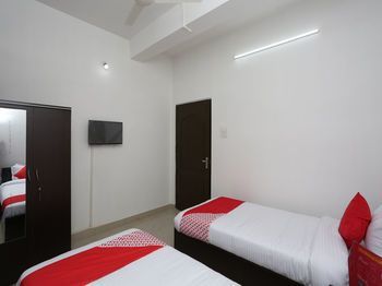 OYO 10912 Nirman Residency