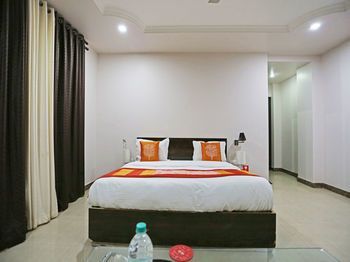 OYO 4635 Sheetal Hotel