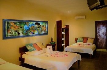Claudio & Gloria Beach Front Rooms