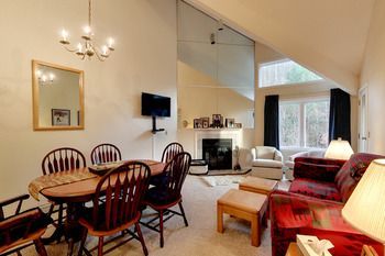 Pico Village Resort H304