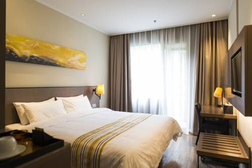 Home Inn Plus Suzhou Wujiang Fenhu Luxin Avenue