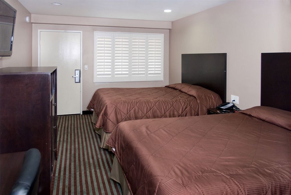 Motel 6 Monterey Park