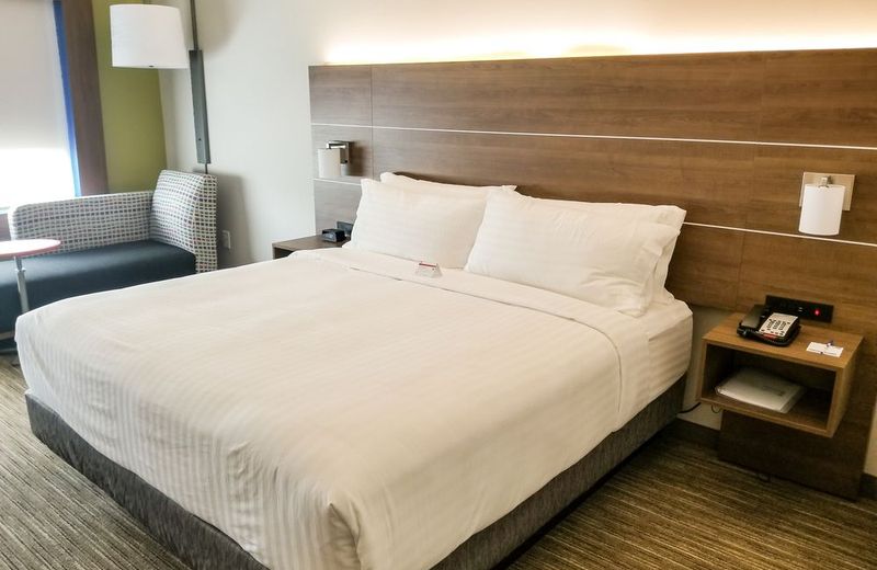 Holiday Inn Express & Suites - Charlotte NE - University Area, an IHG Hotel