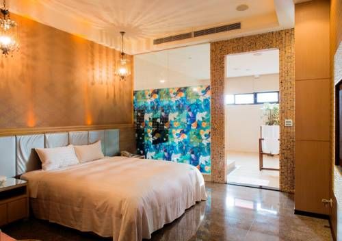 Qin Hai Motel
