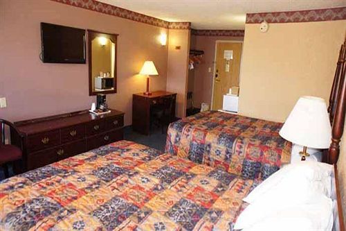 Lincoln Inn Express Hotel and Suites