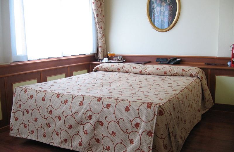 Melas Hotel