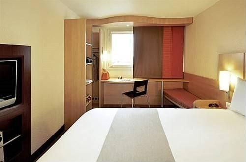 B&B HOTEL Chartres Centre Cathédrale