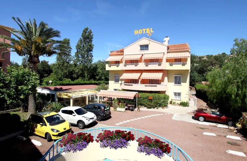 Logis Hotel l'Esterella