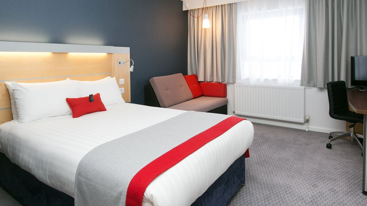 Holiday Inn Express Antrim, an IHG Hotel