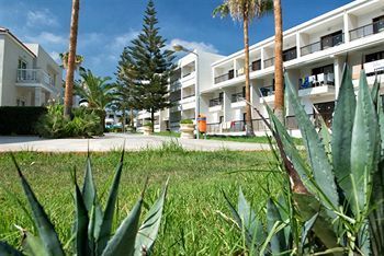 New Famagusta Hotel & Suites