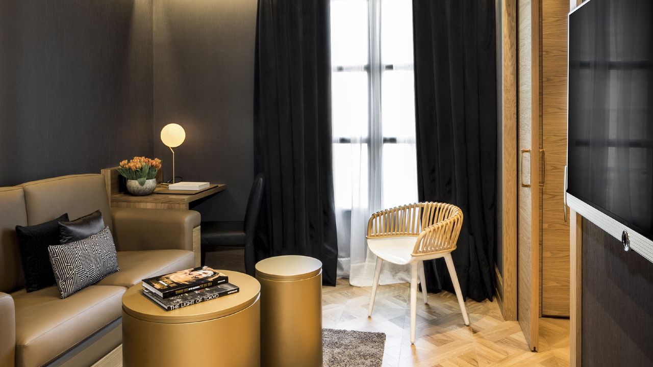 Monument Hotel