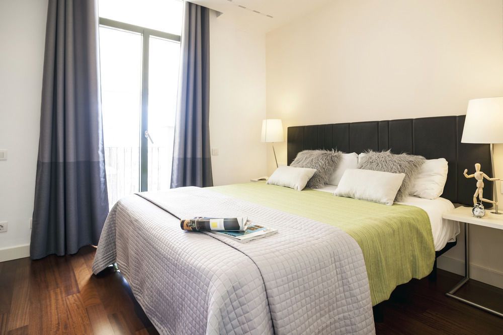 Paseo de Gracia Bas Apartments by Aspasios