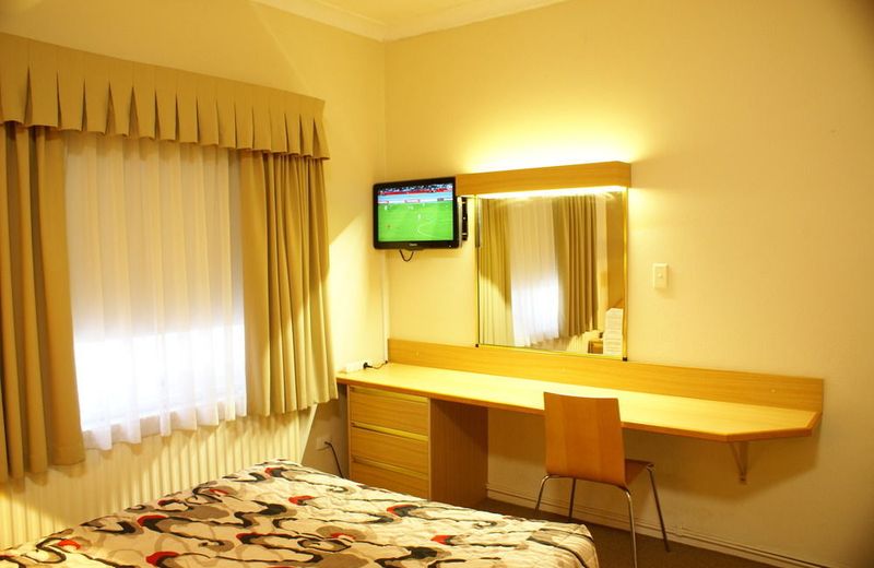 Country Lodge Motor Inn