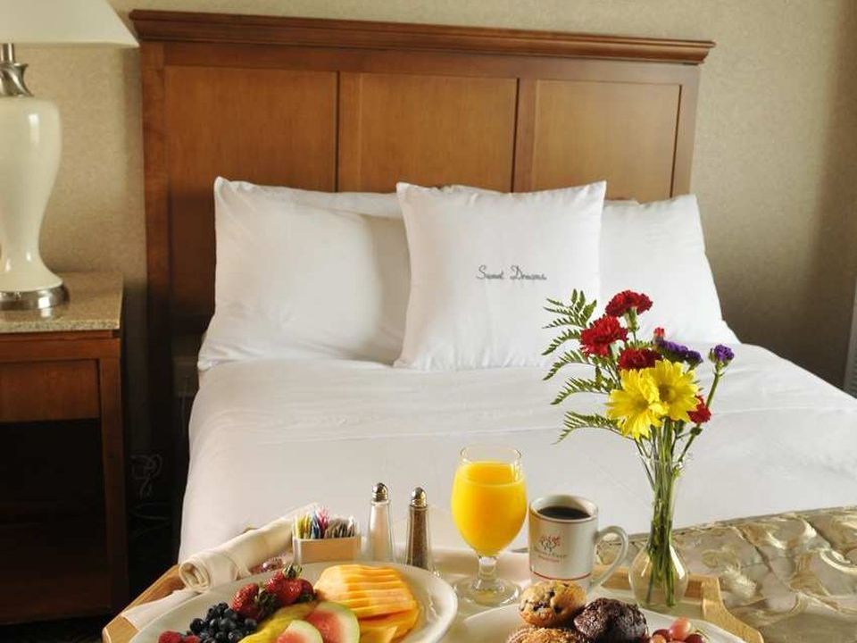 DoubleTree by Hilton Bay City - Riverfront