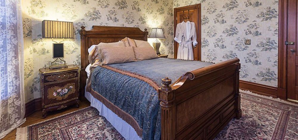 HISTORIC WEBSTER HOUSE AND BREAKFAST