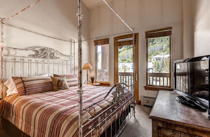 Elkhorn Lodge